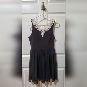 Point Black & White Dress